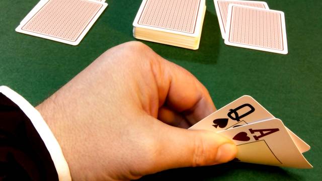 Blackjack Psychology, or the Two Approaches to the Game